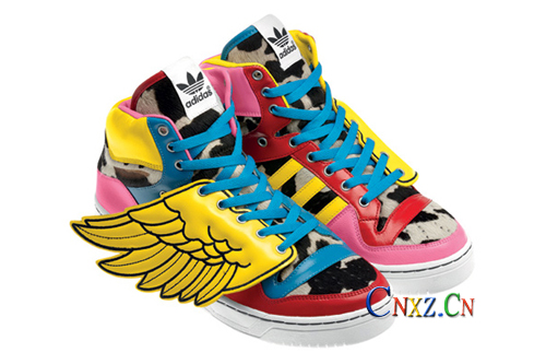 �k��ɫ���c���y�|�е���ײ��adidas by Jeremy Scott x 2NE1 JS Wings