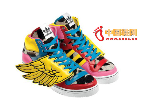 Adidas Originals by Jeremy Scott �� 2ne1 JS Wings�Ųʱ��y���Ь
