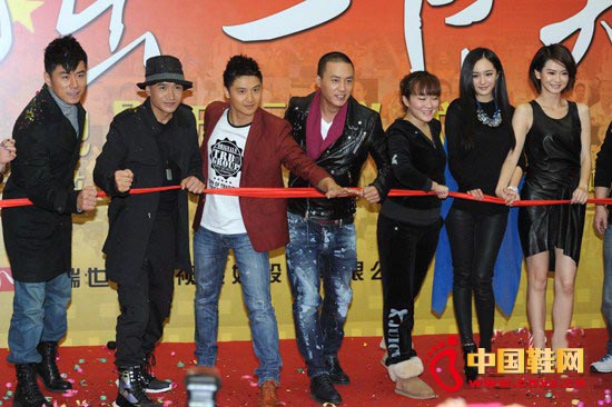 ���������ޱ�y�����Ӱ ������ΰ廬ѩ