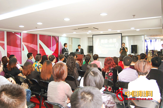 �V���ŵ�ŮЬ2012������ʾ��¡�����_