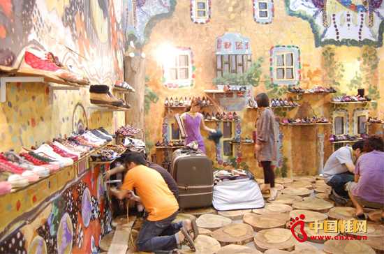 �Ї�Ь�W����2011�＾�V�݇��HЬչ