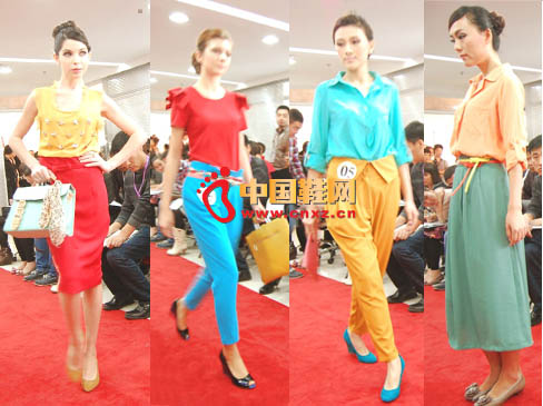 �V���ŵ�ŮЬ2012���k•�⡱������ʾ���A�M��Ļ