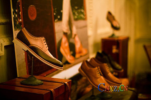 ���۽���Ӣ�� Clarksý�w��2012������Ʒ