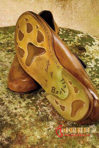 ��������F���ֹ�Ь��