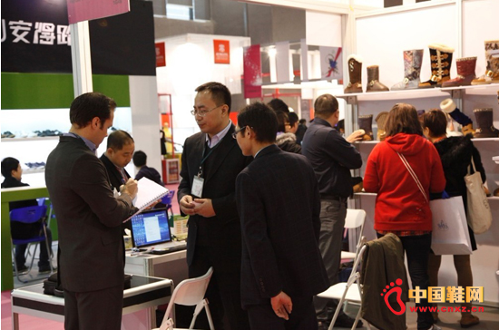 �Ї����HЬչ�F��