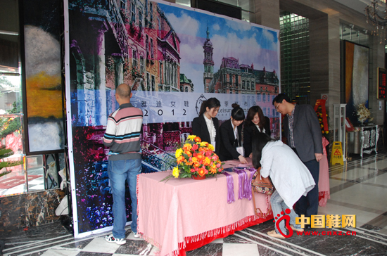 雅迪2012夏季新品發布會圓滿落幕(1)