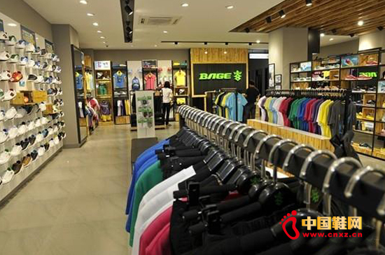 八哥板鞋世家新一代終端形象完美亮相(2)