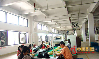 ՄՄ���μ��F����M�о�Ʒ�߶˶���