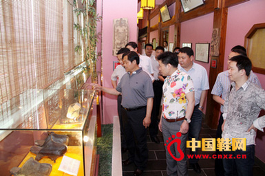 西安市灞橋區(qū)政協(xié)主席劉軍奇蒞臨公司考察1