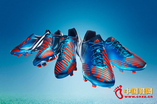 阿迪發(fā)布新獵鷹足球戰(zhàn)靴