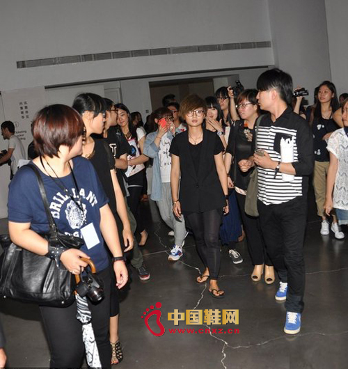 �ܹP���_̤�������@�S�� �l���^�c�۽z����