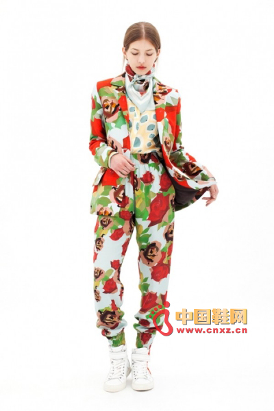 Mother of Pearl 2013�紺�ȼ�ϵ�У�����Ԋ���b