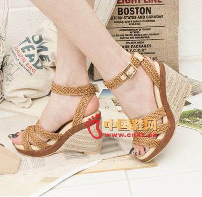 ���Ͼ�������Ƥ�����¸���ˮ�_��Ь