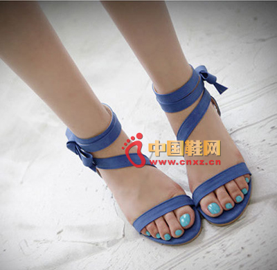 �_�R�L�͸�������ɫ�����Y��Ь