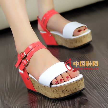 ���ƴɫһ�֎���Ь