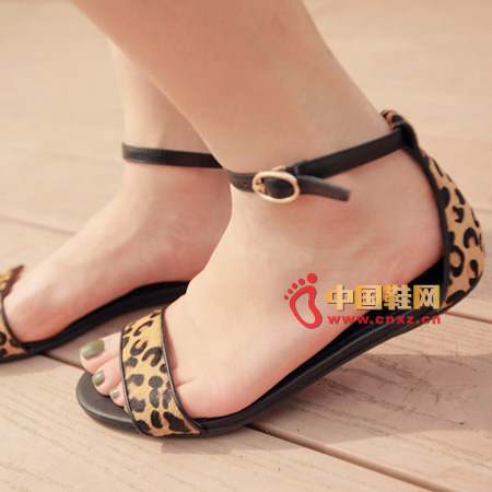 ƽ����Ь��������ĸ��X(ju��)