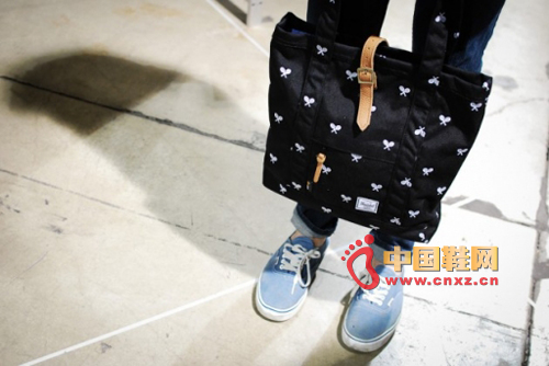Herschel Supply Co. 2013��������A�[