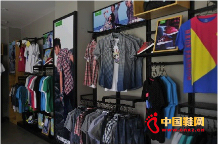 八哥板鞋世家時尚體驗店試營業3