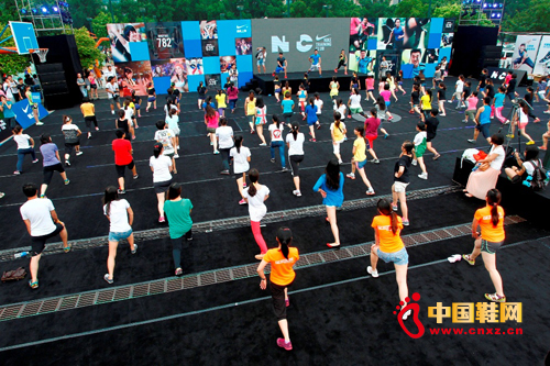 ���\�Ӑۺ���һ�����\��ӭ�ӟ�������