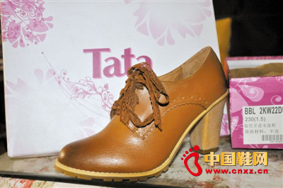 ԓ����ɫ��ϞС��ƤŮƤЬُ�ڏV�݇���Ь�ǣ��r���100Ԫ�����˽����ڇ��ȡ���������������Ʒ�yһ�ۃr��839Ԫ��