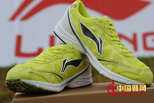 李寧馬拉松鞋