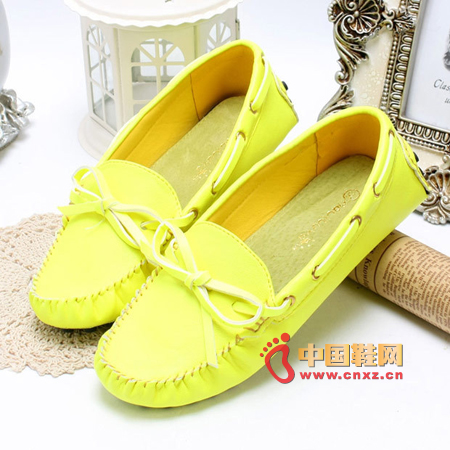 �ǹ�ɫƽ���Ͼ������Y��Ь