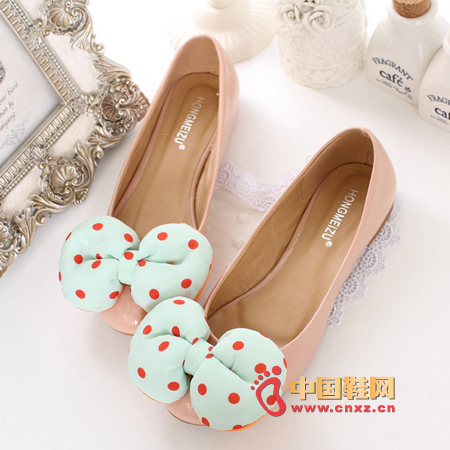 ˮ����ܽ�����Y�\��ƽ��Ů��Ь