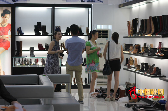 富爾貝妮2012秋冬款新品訂貨會圓滿落幕3