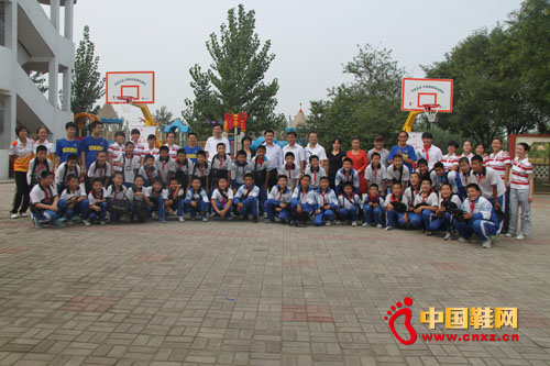 喬丹快樂體育基金公益中國行天津大合影