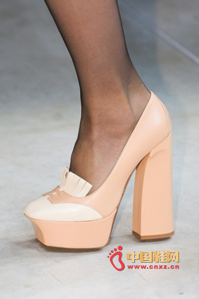 �P�c2013�������m�r�b����Ь�ĵ������c