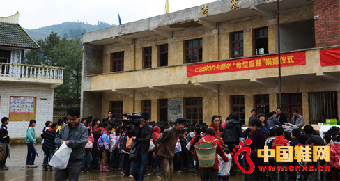 ��������ϣ��ͯЬ�����������M�F�ݲ���