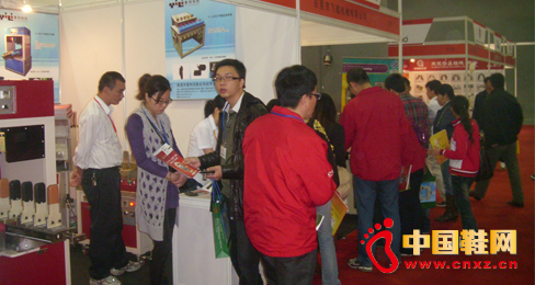 2013�V�݇��HЬչƤ��Ь��Ь�Cչ