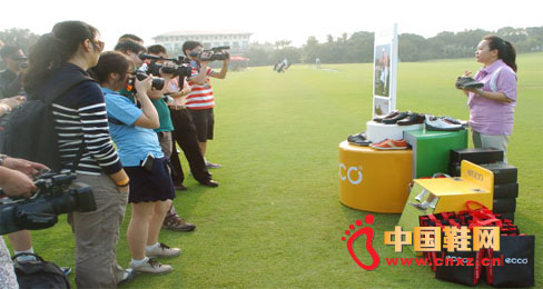 ECCO�ߠ���ؓ؟���ƽ�ECCO 2013���¸ߠ�����Ь