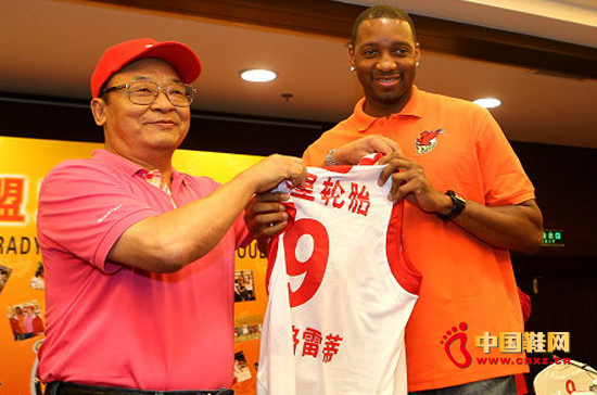 麥蒂正式加盟雙星籃球俱樂(lè)部?jī)x式舉行1