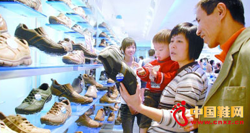 特步啟動個性化訂制 創(chuàng)新推出DIY系統(tǒng)