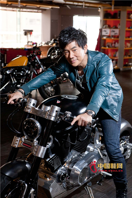 ���t�R��݆�Ӿ�����Ů��ȱһ����