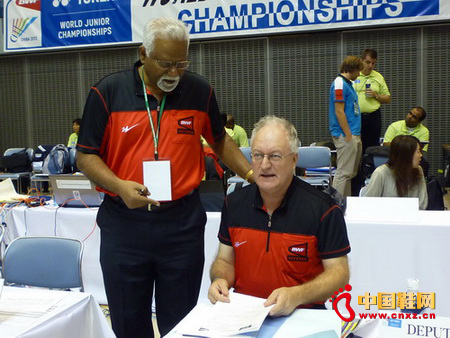 雙星為2012世界羽毛球青年錦標賽裁判提供裝備