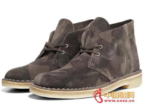 Clarks �Ƴ�Desert Boot �Բʰ汾