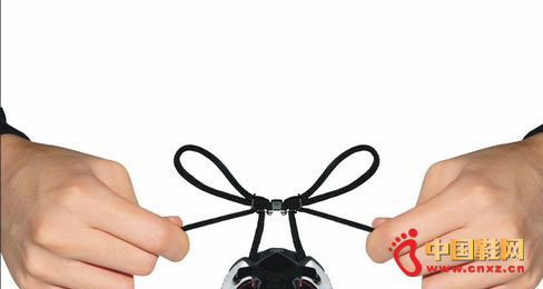 ��ϵ��ϵЬ���r����Ь����ɂ��p�pһ����Ь���o��