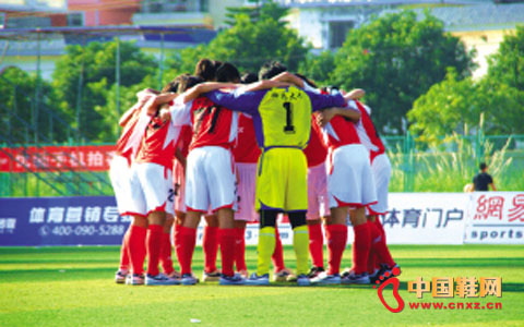 特步中國大學生足球聯賽泉州賽區拉開戰幕