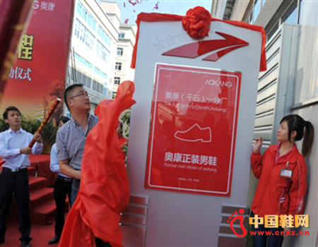 �W�������H�˗U���S������Ͷ�a