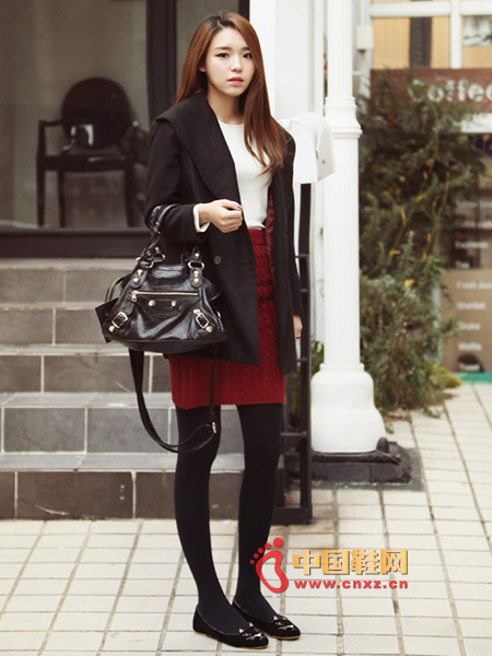 ��ɫ������������ �ٴ����@��