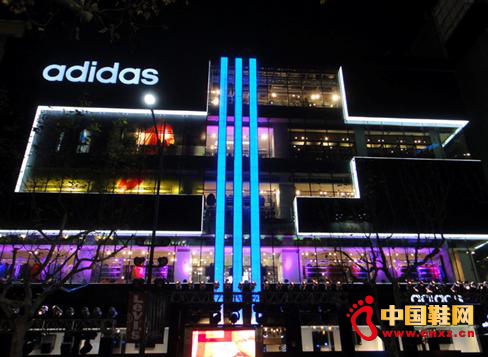 �����_˹2012���N���~��ͻ��145�|�WԪ