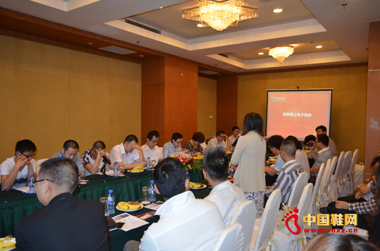 �Ϻ����HЬ�IƤ��չͬ�ڻ�Ӿ��ʳʫI