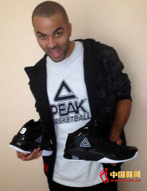 <a data-cke-saved-href= href=><a data-cke-saved-href= href=>匹克</a>(<a target=_blank data-cke-saved-href= href=>專賣店</a>)</a>簽約NBA最佳國際球星托尼·帕克