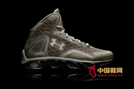 Under Armour �Ƴ��؄e��Spine Bionic �@��Ь