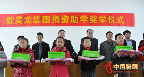 �W�������F�������Y���W ���f����������