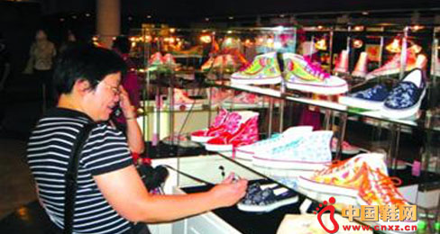 �����ػ�һ����Ȧ �����_���Ї�����Ь���I��