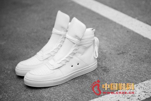 KRISVANASSCHE �Ƴ�2013����ϵ�и�Ͳ��Ь