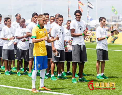 �Ϳ�Ʒ�ưl(f��)�������(du��)2013����(ch��ng)�¿�����